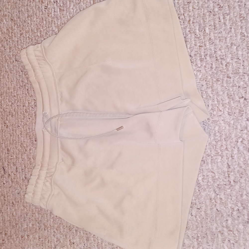 Lululemon soft ambition shorts